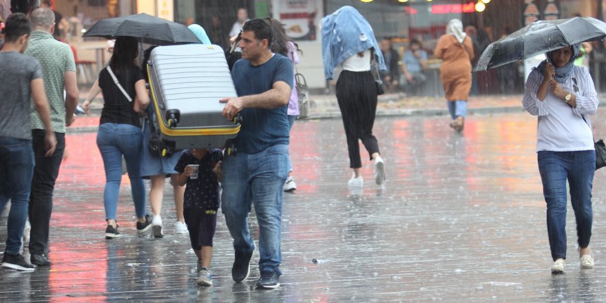 Bayburt'ta sağanak ve fırtına bekleniliyor