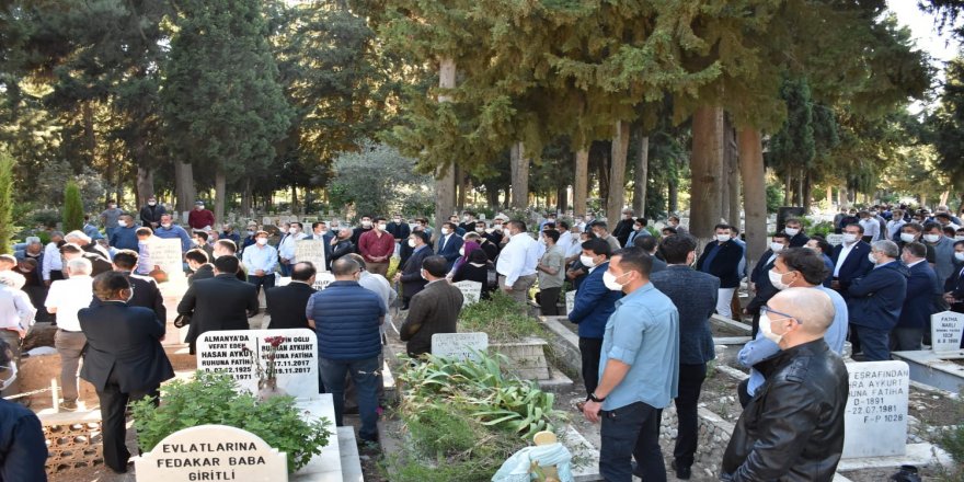 AK Parti İl Başkanı Kerem Ali Sürekli’nin annesi toprağa verildi