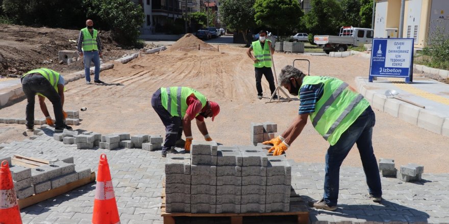 İzmir Büyükşehir Belediyesi üç ayda 40 futbol sahası büyüklüğünde alan parke kaplandı
