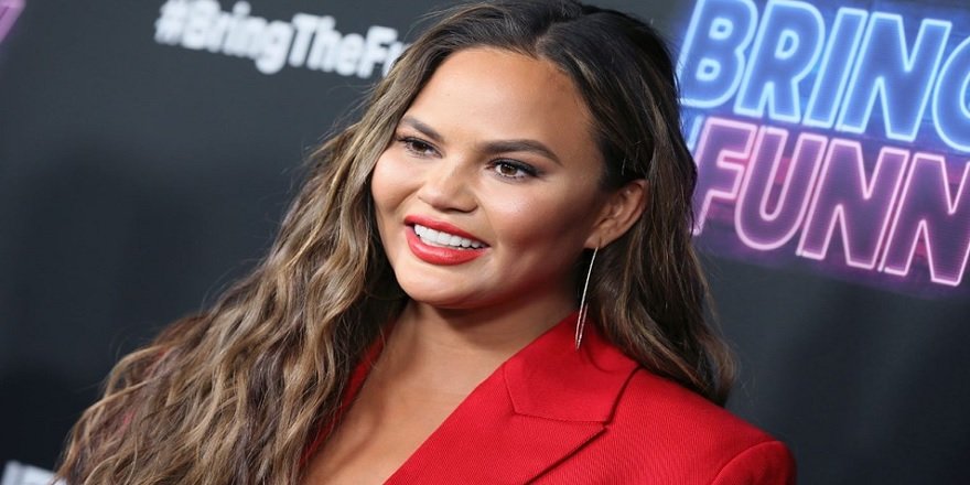 Chrissy Teigen'den tutuklanan protestoculara rekor bağış