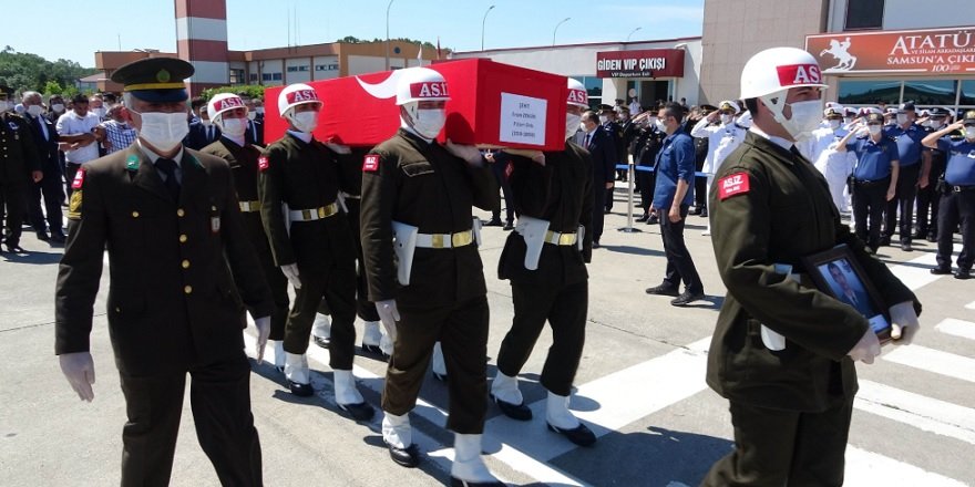 Samsun şehidi Ercan Zengin'in cenazesi havaalanına getirildi