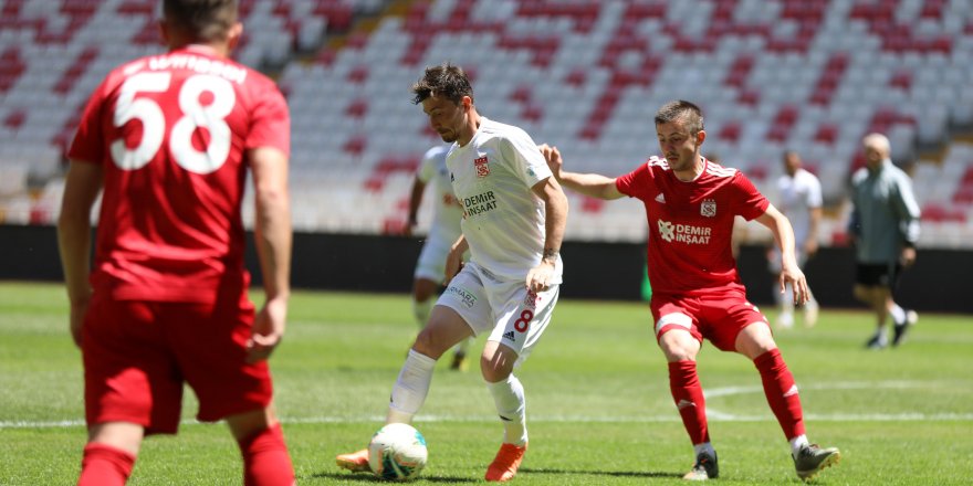 Süper Lig ekibi DG Sivasspor hazırlık maçında oynadı
