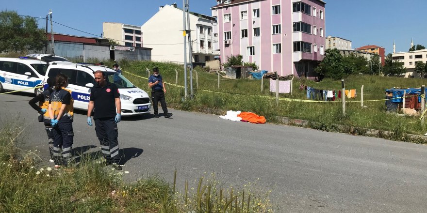 Karısını sokak ortasında pompalı tüfekle vurarak öldürdü