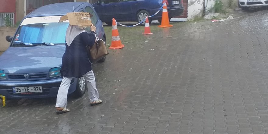 Hava Durumu: Meteroloji uyarmıştı sarı kodla beklenen sağnak bir anda bastırdı