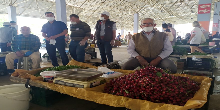 Antalya'da "Üretici Köylü Pazarı" yoğun ilgi görüyor