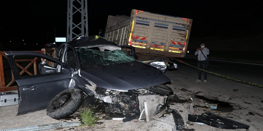 Sivas’ta meydana gelen kazada 1 kişi öldü, 3 kişi ağır yaralandı