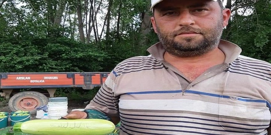 İznik'te kabağın üzerindeki Allah lafzını gören çiftçi duygu dolu anlar yaşadı