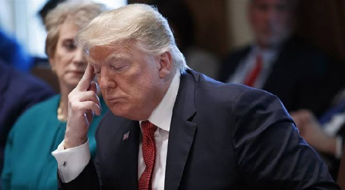 Trump, Teröristleri Övmeye Doyamadı