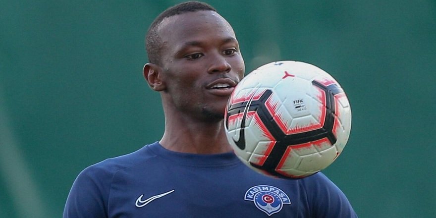 Kasımpaşa’nın tecrübeli oyuncusu Mame Thiam Fenerbahçe’yi de boş geçmedi