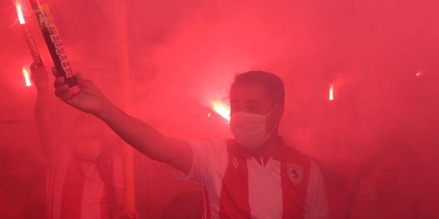 Atakum’da bin meşale Samsunspor için yandı