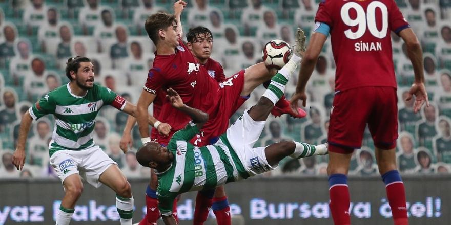 TFF 1. Lig: Bursaspor: 0 - Altınordu: 0 (İlk yarı sonucu)