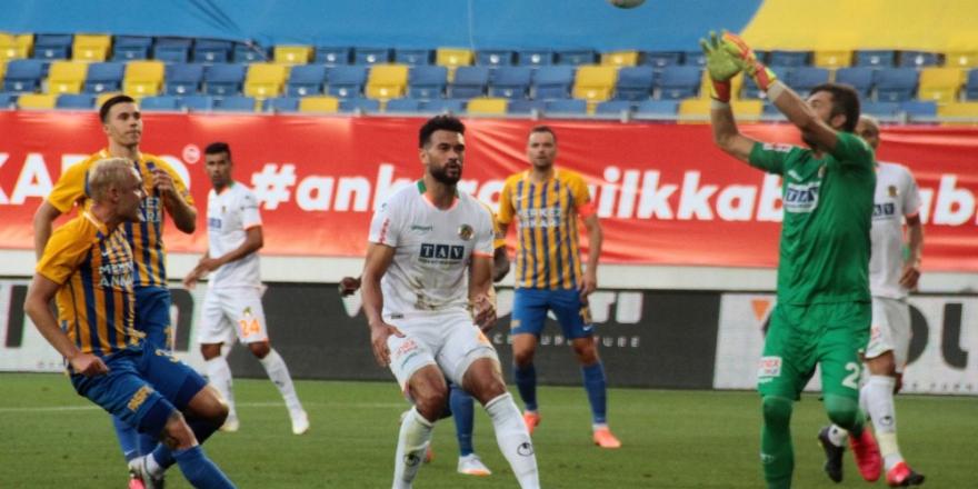 Süper Lig: MKE Ankaragücü: 0 - Alanyaspor: 0 (İlk yarı)