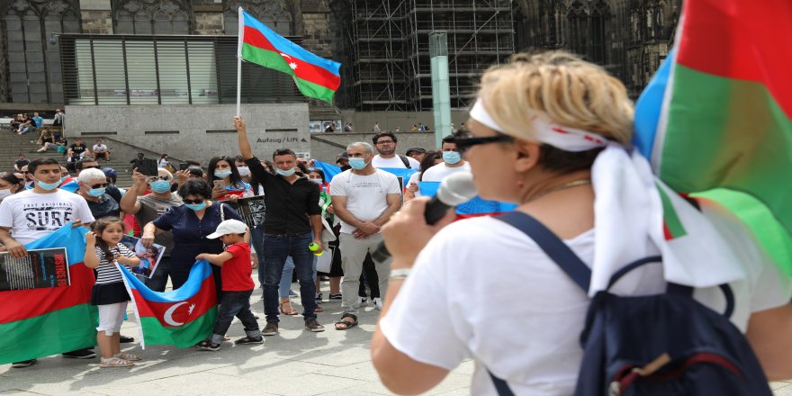 Almanya Köln'de Ermenistan’ın saldırıları protesto edildi