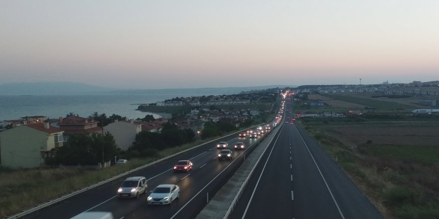 İstanbul’a dönüş yolunda yoğunluk meydana geldi