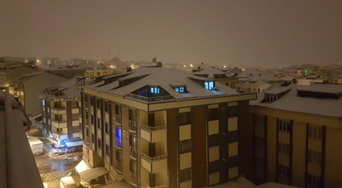 İstanbul kent geneli beyaza büründü