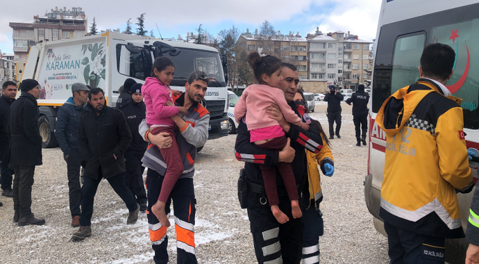 Karaman'da Minibüs içinde yakılan piknik tüpü alev aldı!