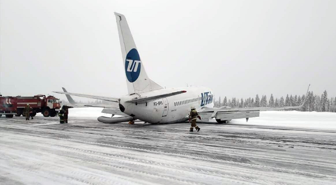 Rus yolcu uçağının kuyruğu piste çarptı