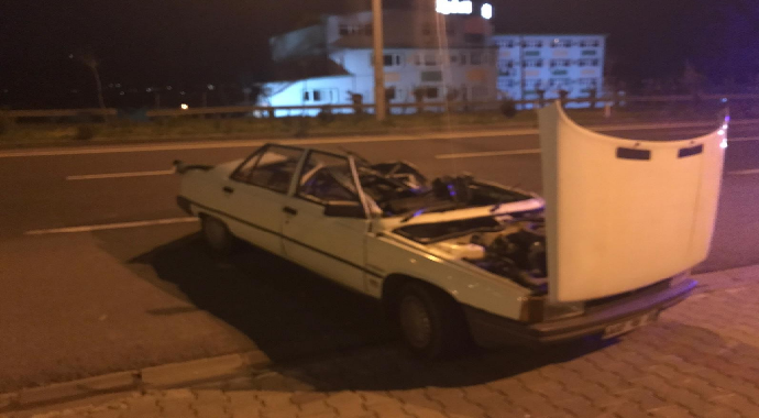 Hurdaya dönen araçtan burnu bile kanamadan kurtuldu