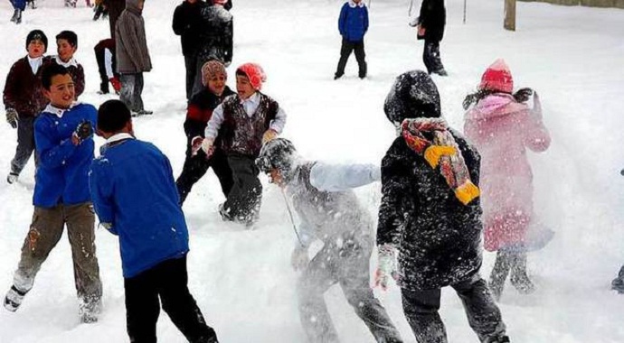 Bitlis’te eğitime kar engeli