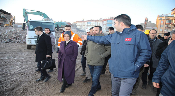 Bakan Kurum deprem bölgesinde incelemelerde bulundu