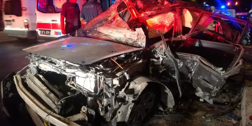 İzmir çiğli’de feci kaza: 1’i ağır, 3 kişide yaralandı