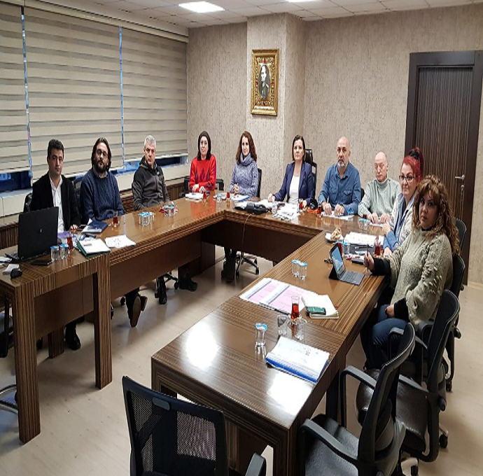 Başkan Hürriyet sanat için mesai yapıyor