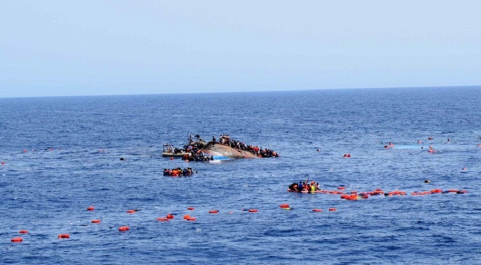 Arakan Müslümanlarını taşıyan tekne alabora oldu: En az 15 ölü