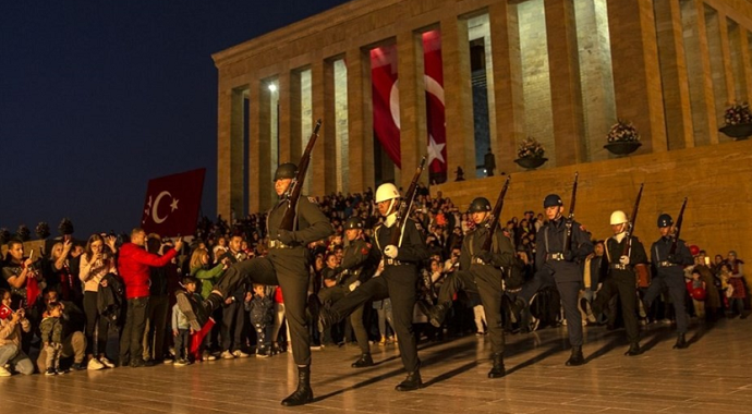 29 Ekim Tüm Yurtta Kutlandı