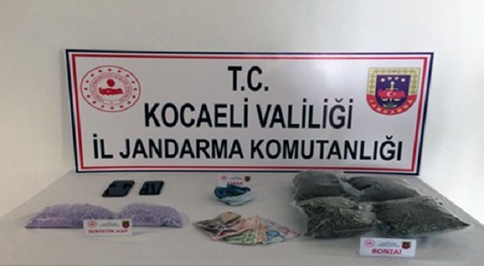 Uyuşturucu sevkiyatı yaparken yakalanan 2 kişi tutuklandı