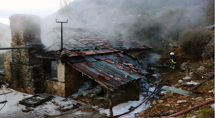Dalaman’da ahşap ev yangını
