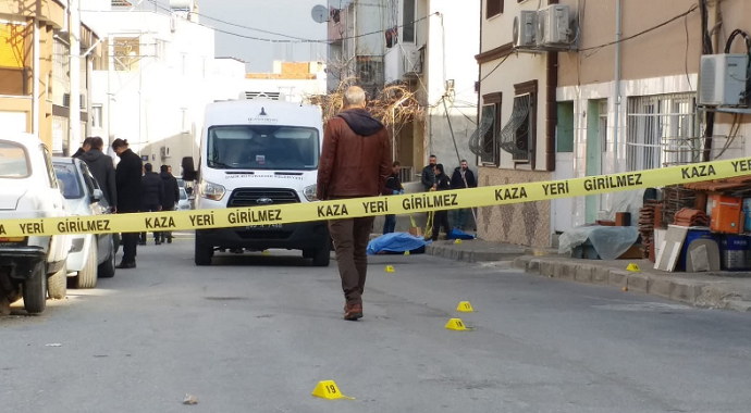 İzmir’de husumetlisini öldüren zanlı adliyede