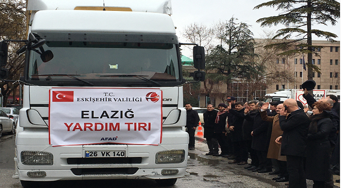 Eskişehirliler depremzedelere yardım göndermeye devam ediyor