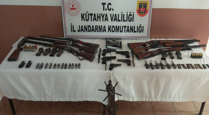 Silah imalatı yaptıkları iddia edilen 5 zanlı gözaltına alındı