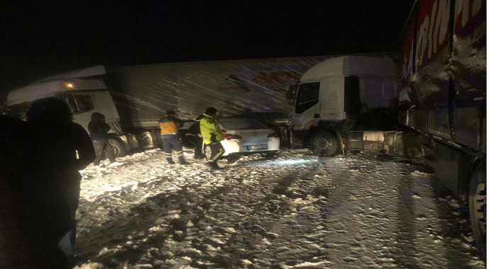 Kayseri'de zincirleme kaza: 1 yaralı