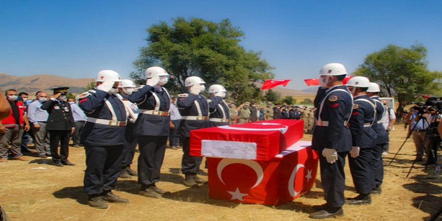 Şehit Jandarma Uzman Çavuş Aykut Variyenli Adana'da toprağa verildi