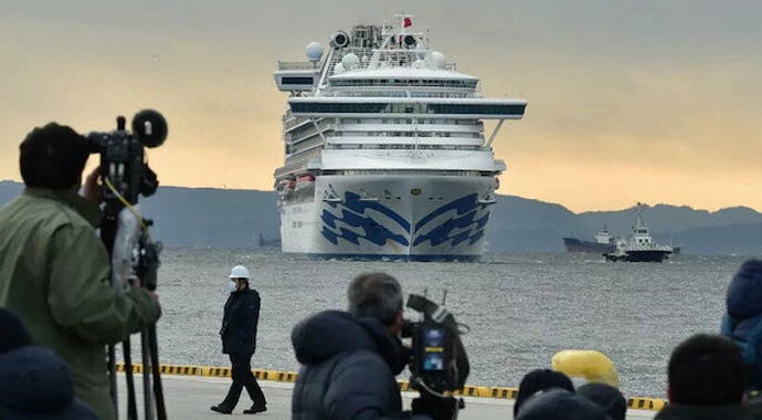 Yokohama limanında Karantinadaki gemiden ilk grup tahliye edildi