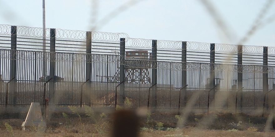 Mısır, Gazze sınırına 8 metrelik duvar örüyor