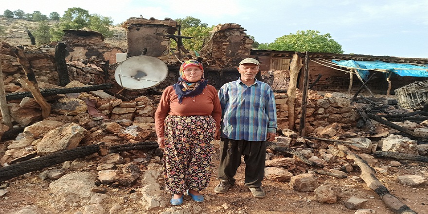 Kahramanmaraş'ta yangın sonrası evlerini kaybeden çift kendilerine uzanacak yardım eli bekliyor