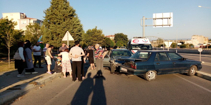 Tekirdağ’da Alkollü sürücü duran araca çarptı: 2 kişi yaralı