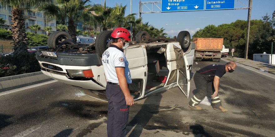 Samsun'da otomobil ile minibüs çarpıştı: 12 yaralı