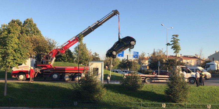 Eskişehir’de Otomobil su kanalına düştü: 2 kişi yaralı