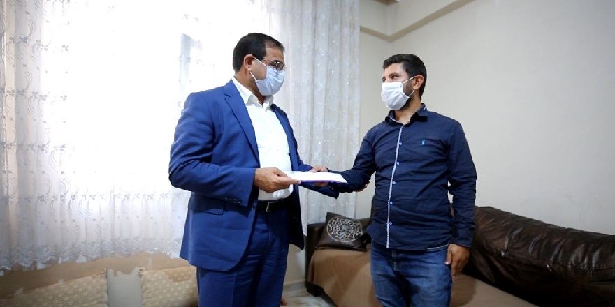 Havale geçiren çocuğu çöp aracı ile hastahaneye yetiştiren işçi belediye tarafından ödüllendirildi