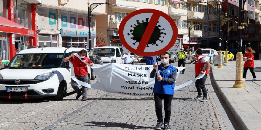 Gümüşhane Gençlik Merkezi korona virüs  salgınına dikkat çekmek için ilginç bir etkinlik düzenledi