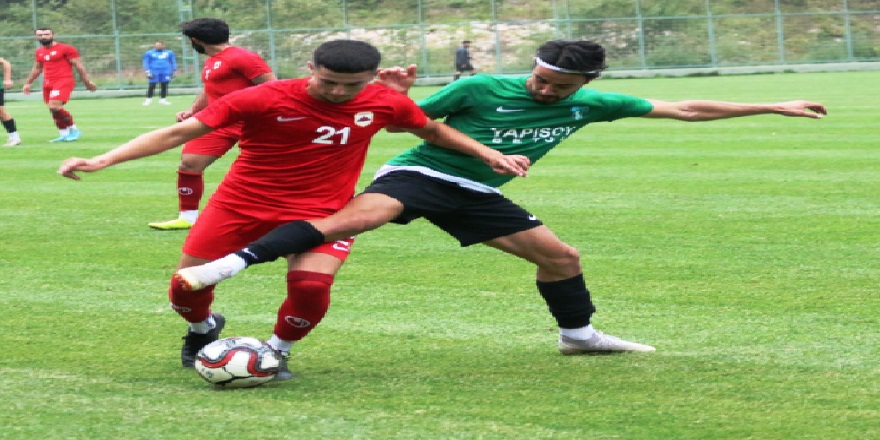 Hazırlık maçında Kocaelispor, Çatalcaspor'u 2-1 yendi