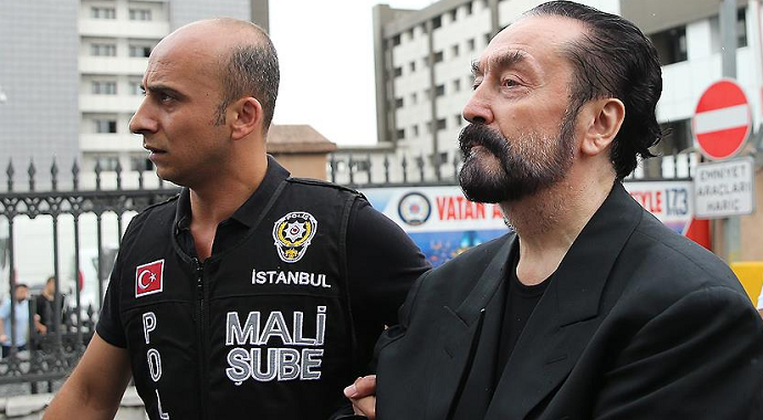 Adnan Oktar suç örgüt soruşturmasında 2 şüpheli tutuklandı