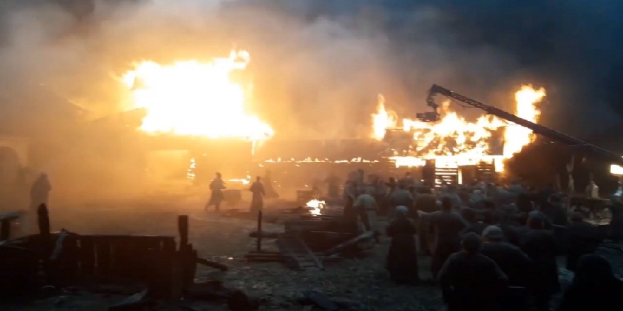 Rusya’da film stüdyosunda çıkan yangın panik yarattı
