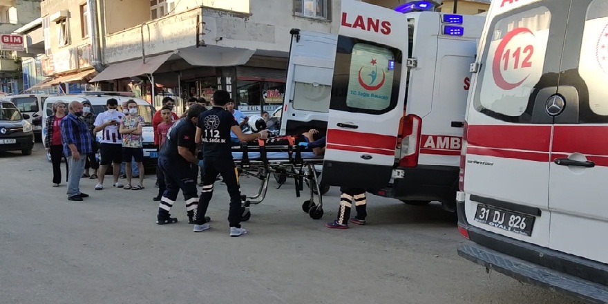 Kaygan yolda meydana gelen kazada iki yunus polis yaralandı