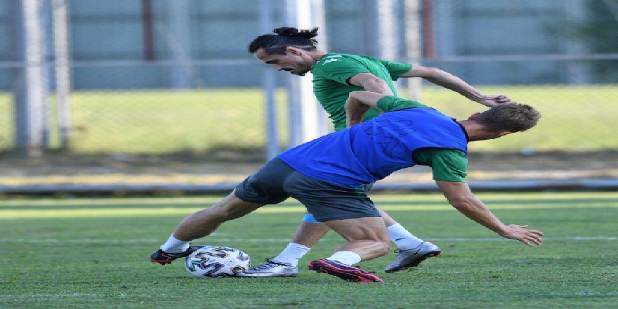 Bursasporlu futbolcular taktik çalıştı