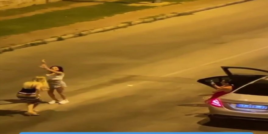 Antalya’da Lüks arabada müziği sonuna kadar açıp, yol ortasında dans ettiler
