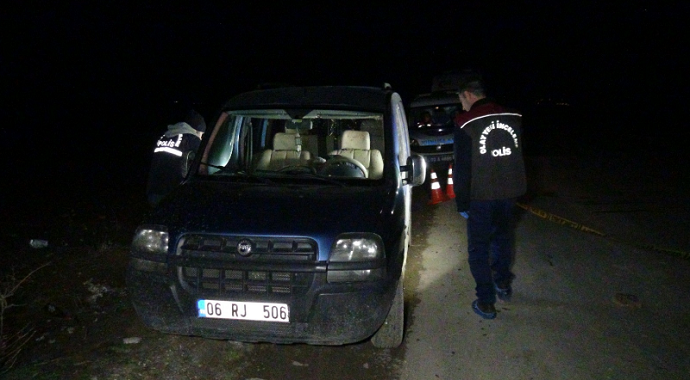 Bir kişi araçta ölü olarak bulundu